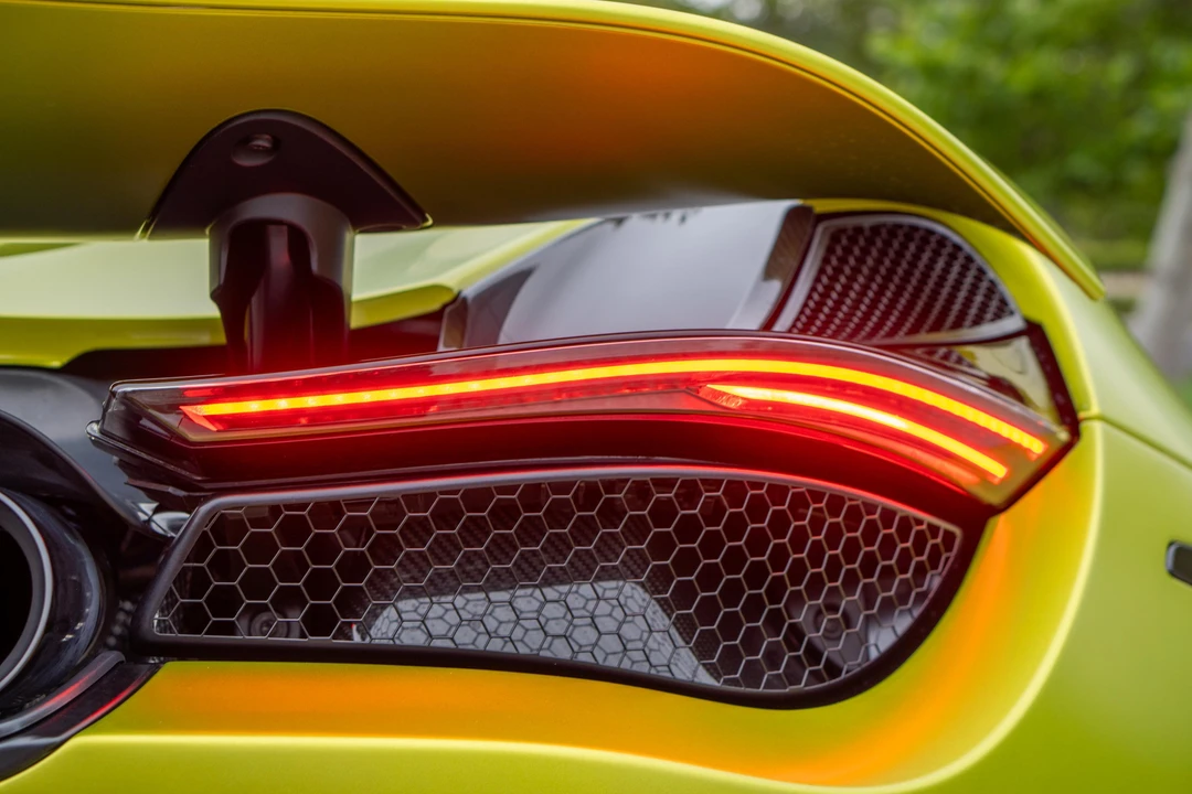 2022 McLaren 720S - Image 29 of 31