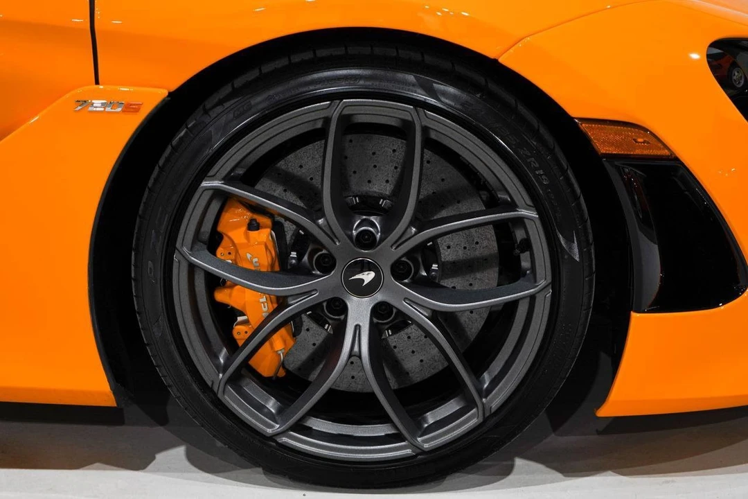 2022 McLaren 720S - Image 28 of 31