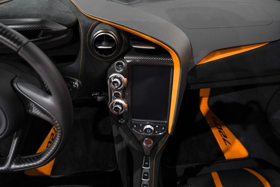 2022 McLaren 720S - Image 13 of 31