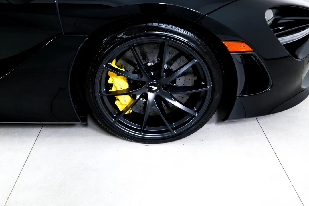 2022 McLaren 720S - Image 25 of 31
