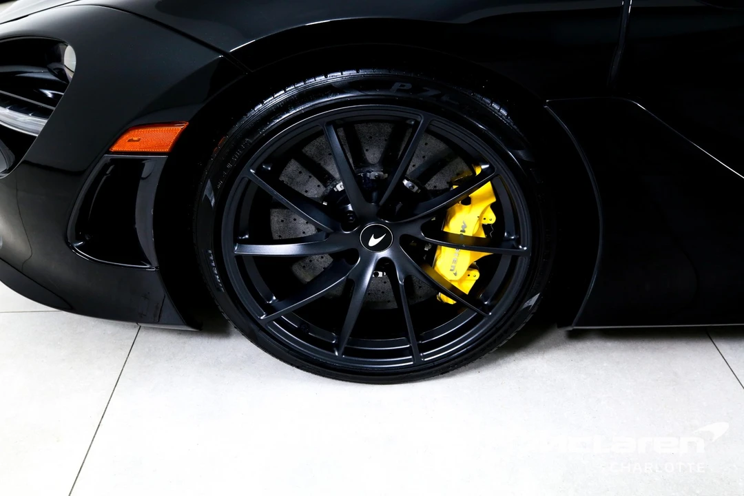 2022 McLaren 720S - Image 26 of 31