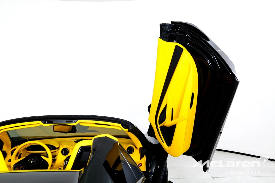 2022 McLaren 720S - Image 19 of 31