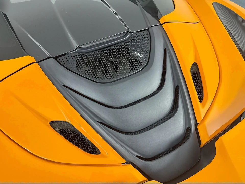2022 McLaren 720S - Image 27 of 31