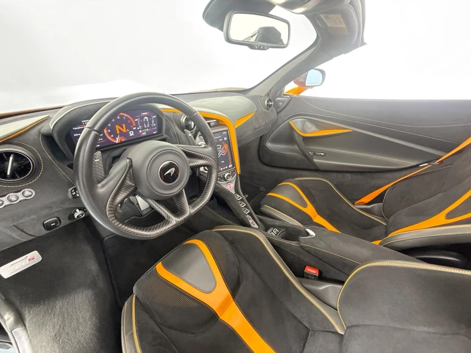 2022 McLaren 720S - Image 22 of 31