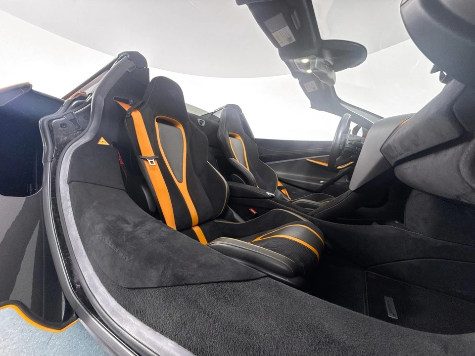 2022 McLaren 720S - Image 25 of 31