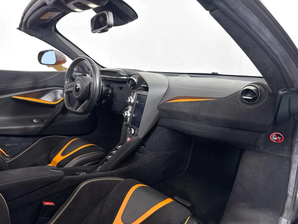2022 McLaren 720S - Image 26 of 31