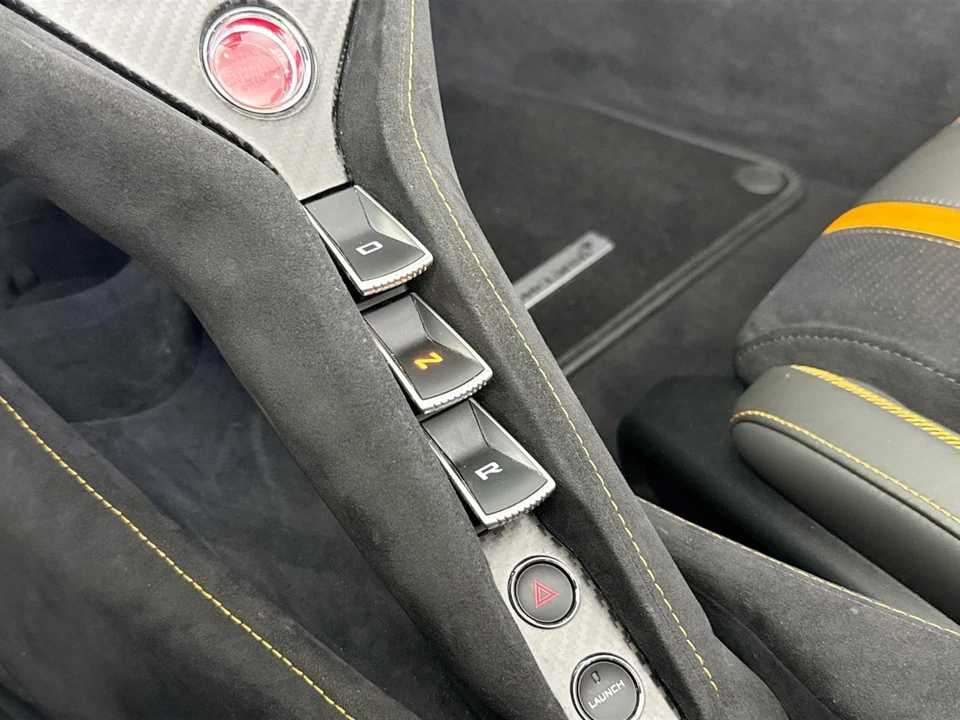 2022 McLaren 720S - Image 18 of 31