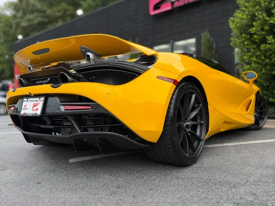 2022 McLaren 720S Spider - Image 15 of 31