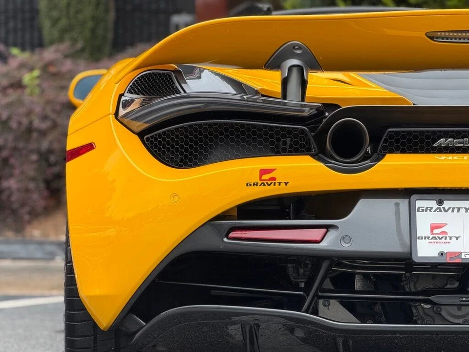 2022 McLaren 720S Spider - Image 17 of 31
