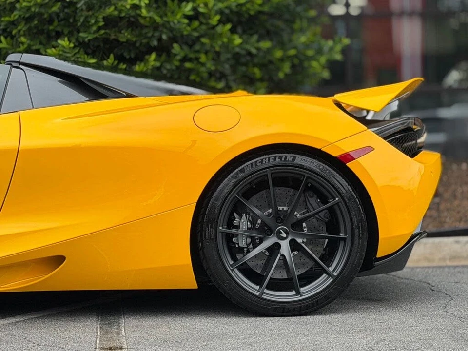 2022 McLaren 720S Spider - Image 13 of 31
