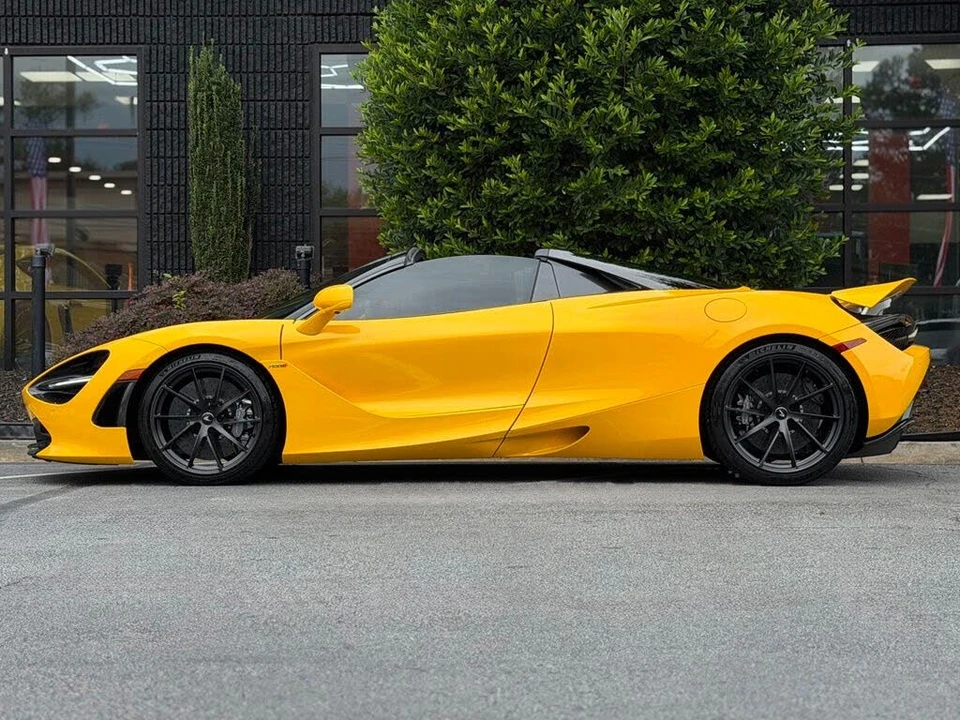 2022 McLaren 720S Spider - Image 11 of 31