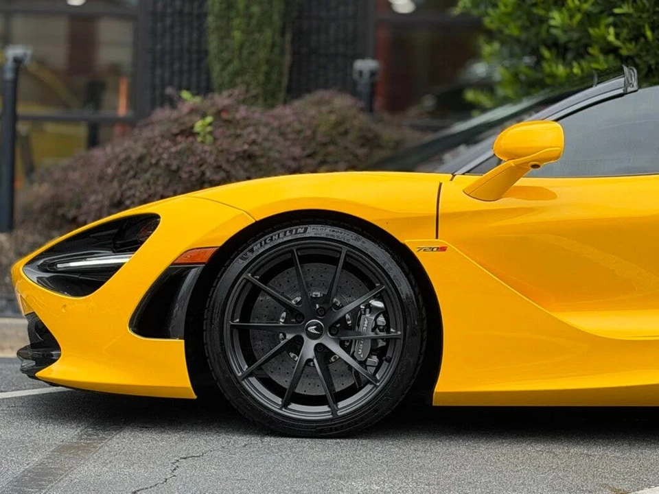 2022 McLaren 720S Spider - Image 12 of 31