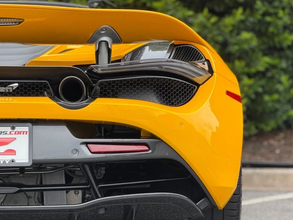 2022 McLaren 720S Spider - Image 18 of 31