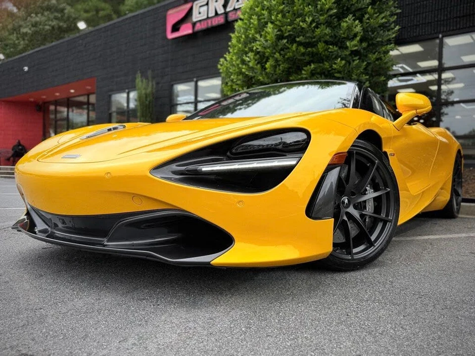 2022 McLaren 720S Spider - Image 2 of 31