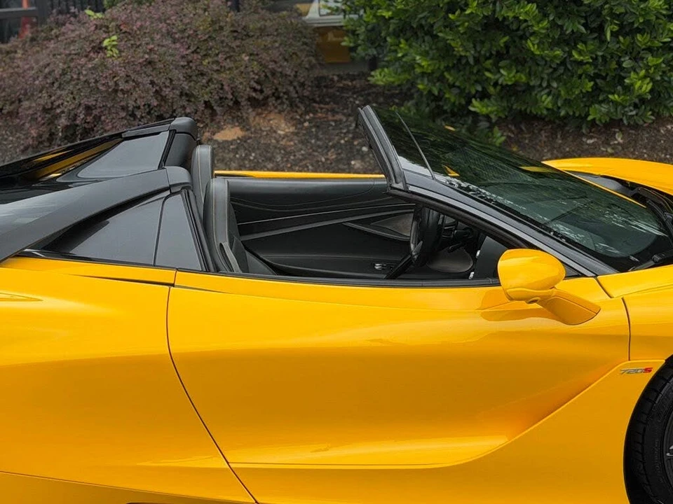 2022 McLaren 720S Spider - Image 30 of 31