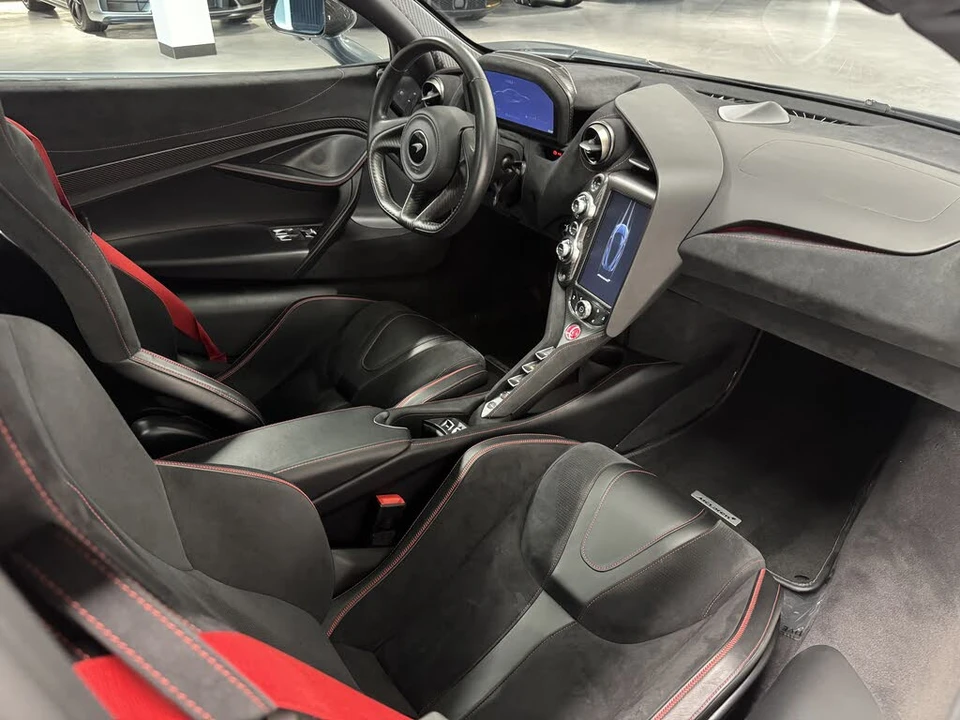 2022 McLaren 720S Spider - Image 16 of 18