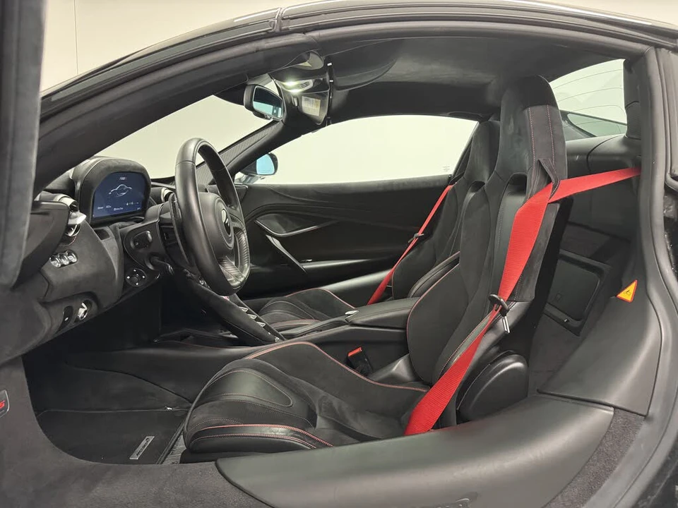 2022 McLaren 720S Spider - Image 2 of 18