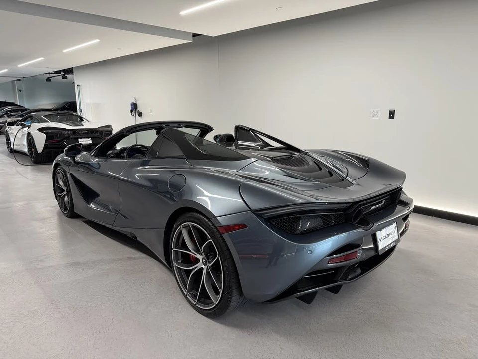 2022 McLaren 720S Spider - Image 12 of 18