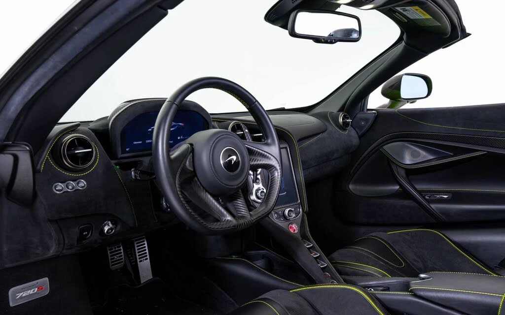 2022 McLaren 720S Spider - Image 23 of 28