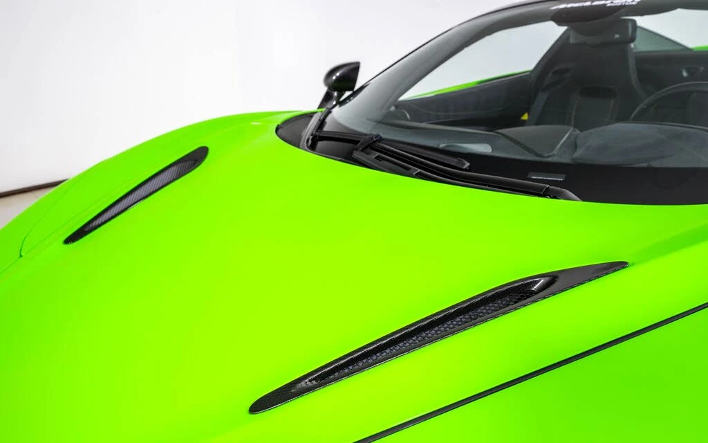 2022 McLaren 720S Spider - Image 22 of 28