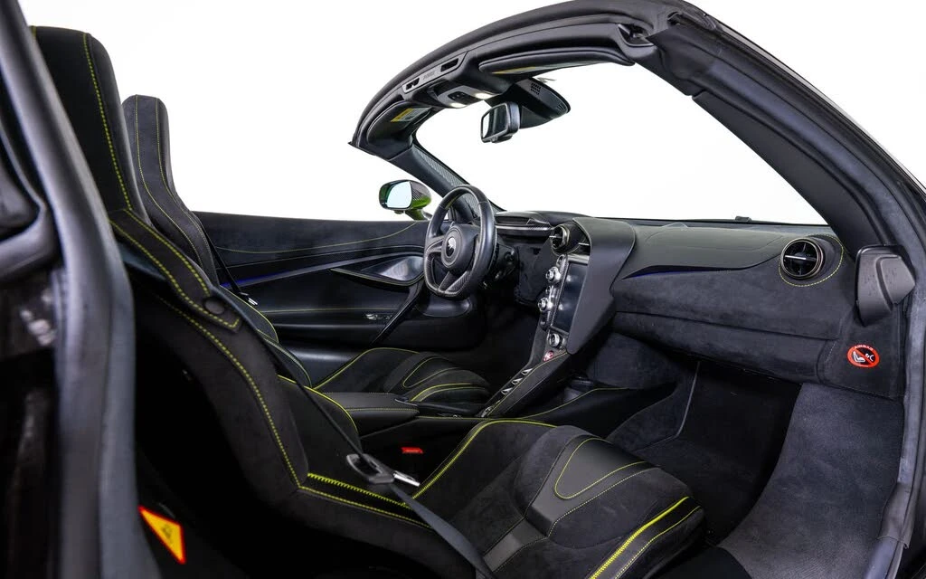2022 McLaren 720S Spider - Image 27 of 28