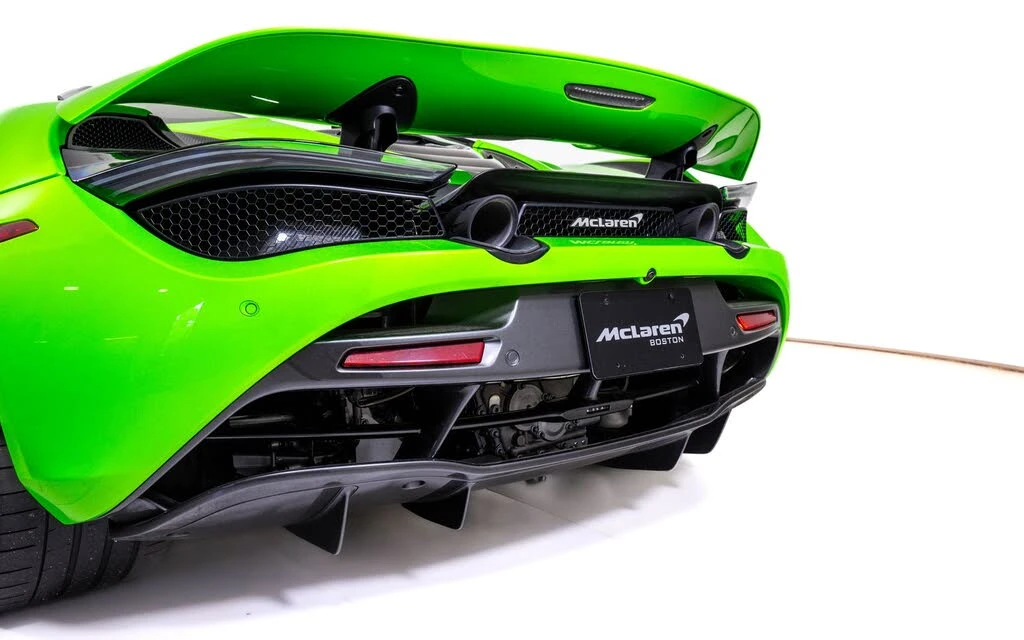 2022 McLaren 720S Spider - Image 14 of 28