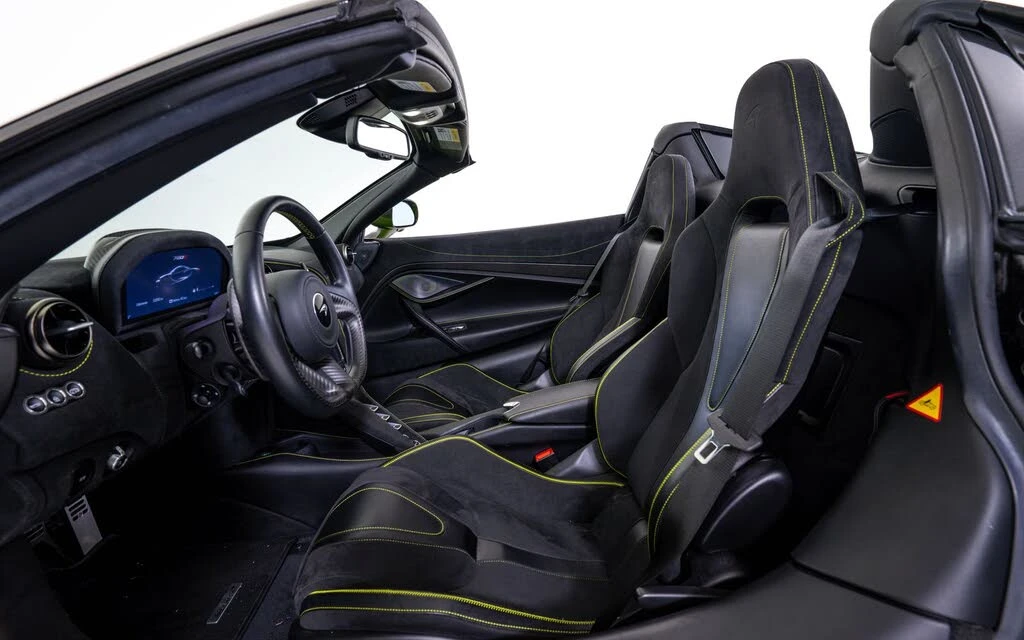 2022 McLaren 720S Spider - Image 25 of 28