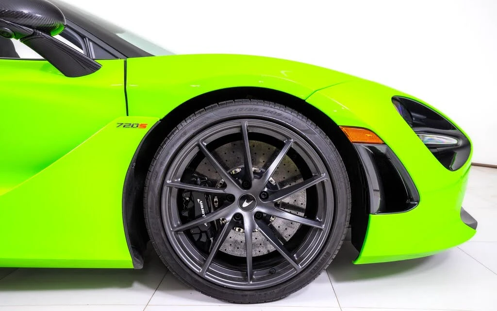 2022 McLaren 720S Spider - Image 18 of 28