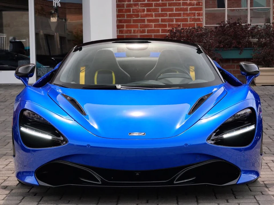 2022 McLaren 720S Spider - Image 2 of 31