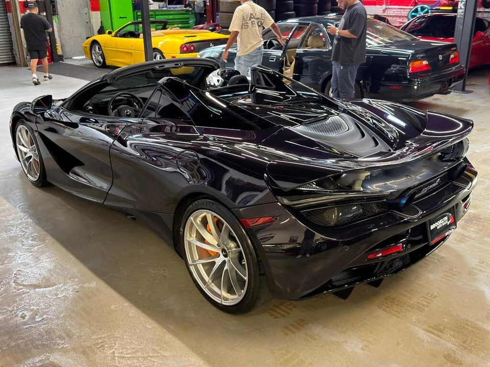 2022 McLaren 720S Spider - Image 11 of 31
