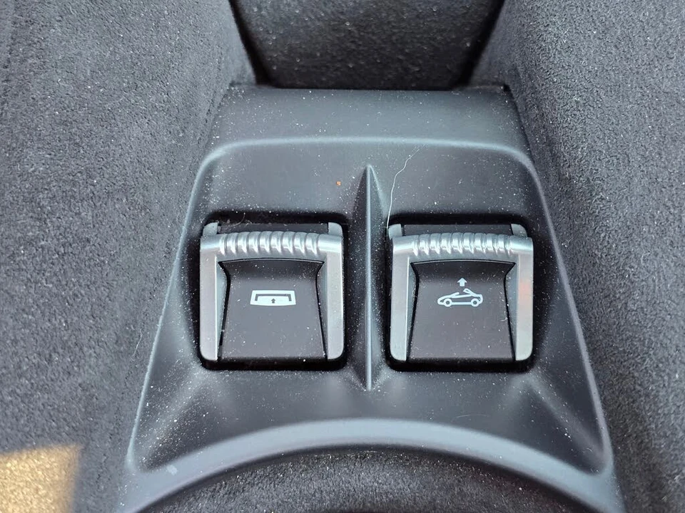 2022 McLaren 720S Spider - Image 27 of 31