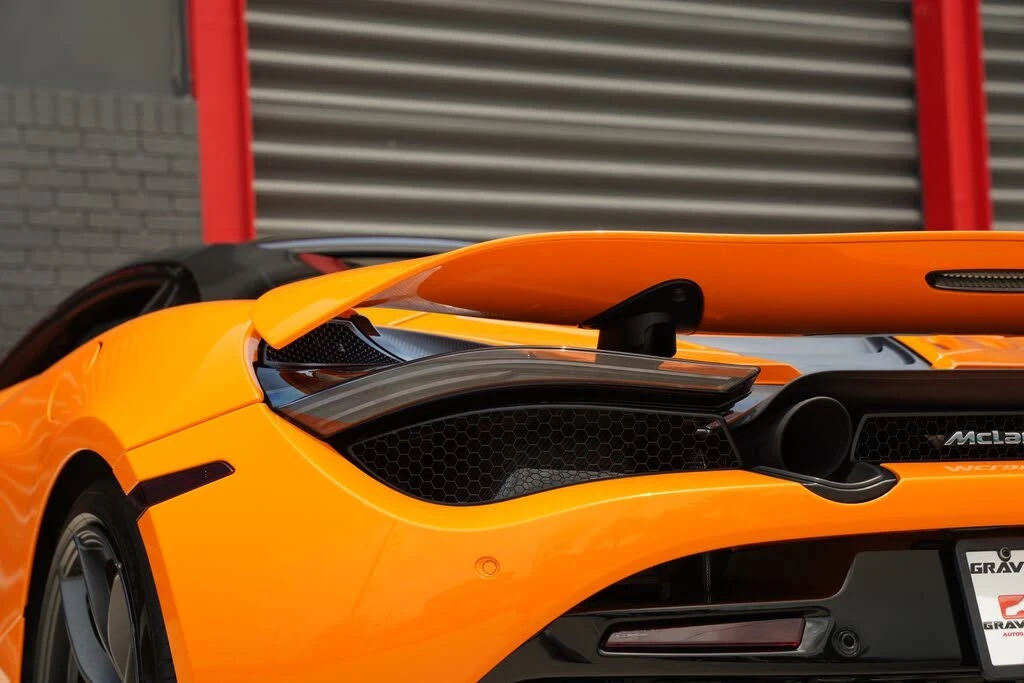 2022 McLaren 720S Spider - Image 10 of 31