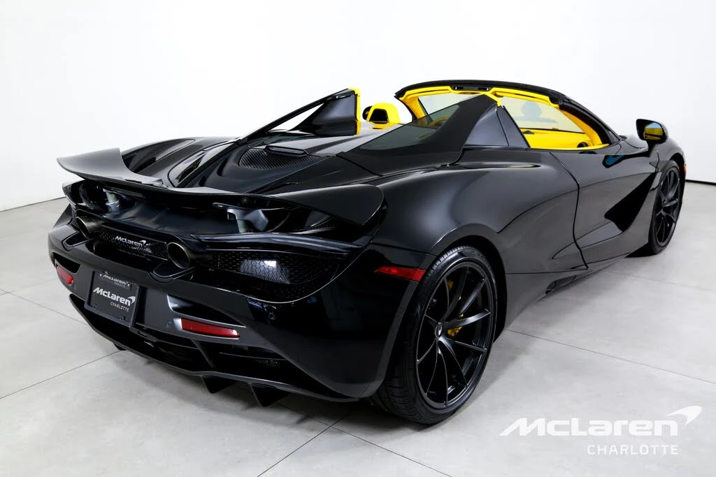 2022 McLaren 720S Spider - Image 10 of 28