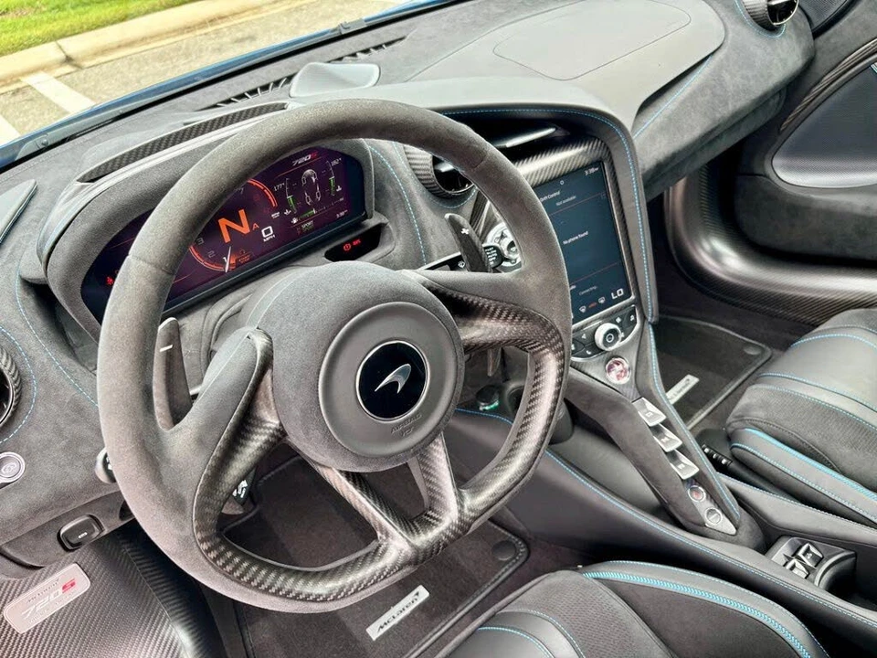 2022 McLaren 720S Spider - Image 18 of 31