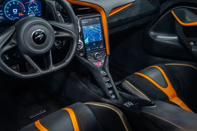 2022 McLaren 720S Spider - Image 18 of 31