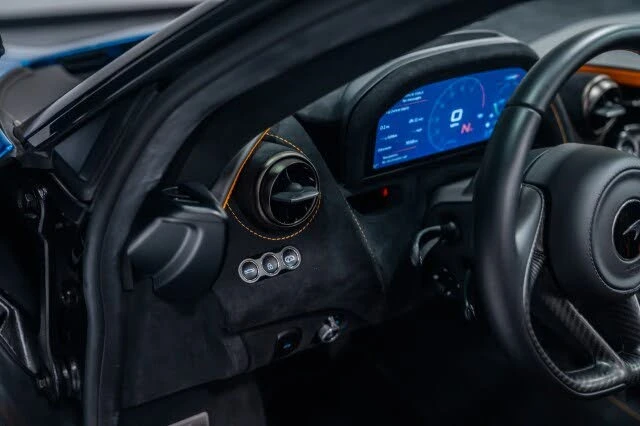 2022 McLaren 720S Spider - Image 16 of 31