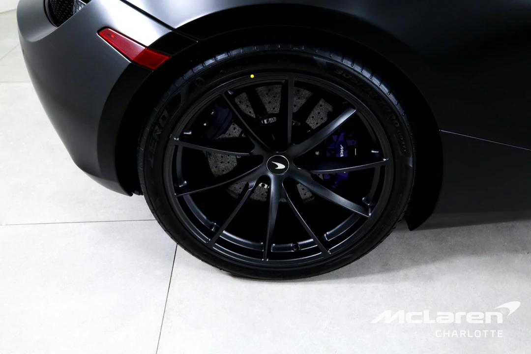 2022 McLaren 720S Spider - Image 24 of 31