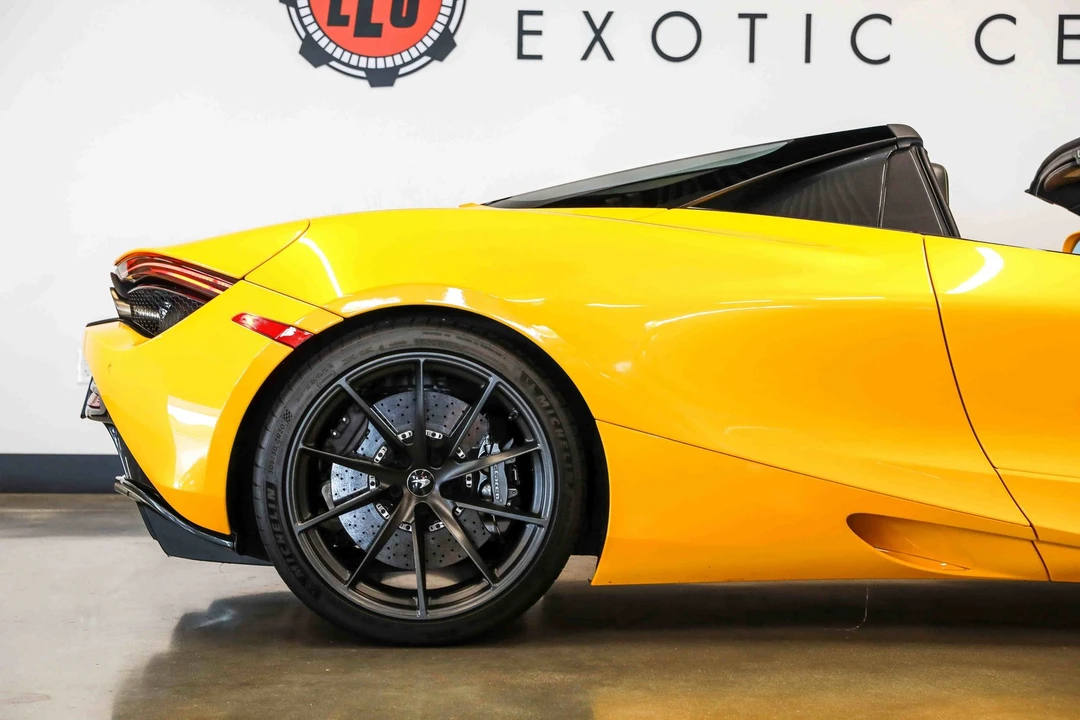 2022 McLaren 720S Spider - Image 16 of 31