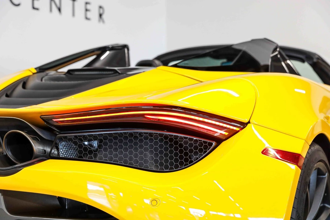 2022 McLaren 720S Spider - Image 28 of 31