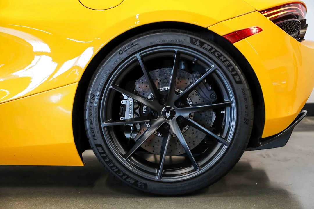 2022 McLaren 720S Spider - Image 23 of 31
