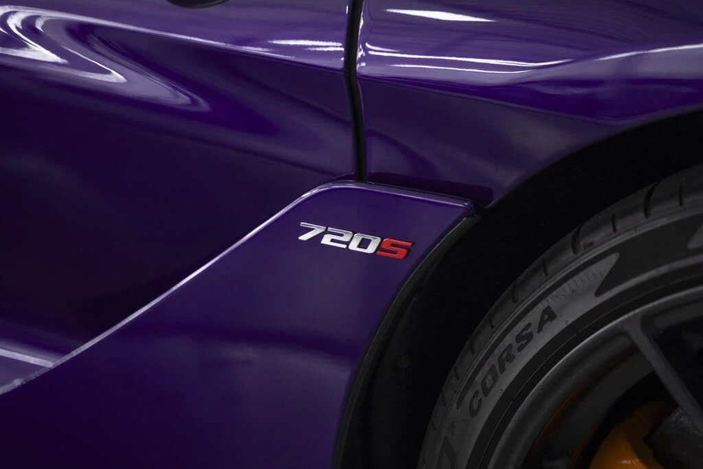 2022 McLaren 720S - Image 15 of 31