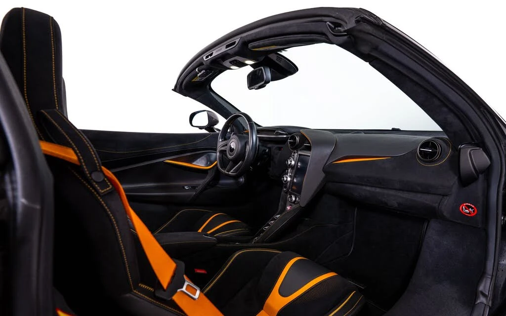 2022 McLaren 720S - Image 27 of 28