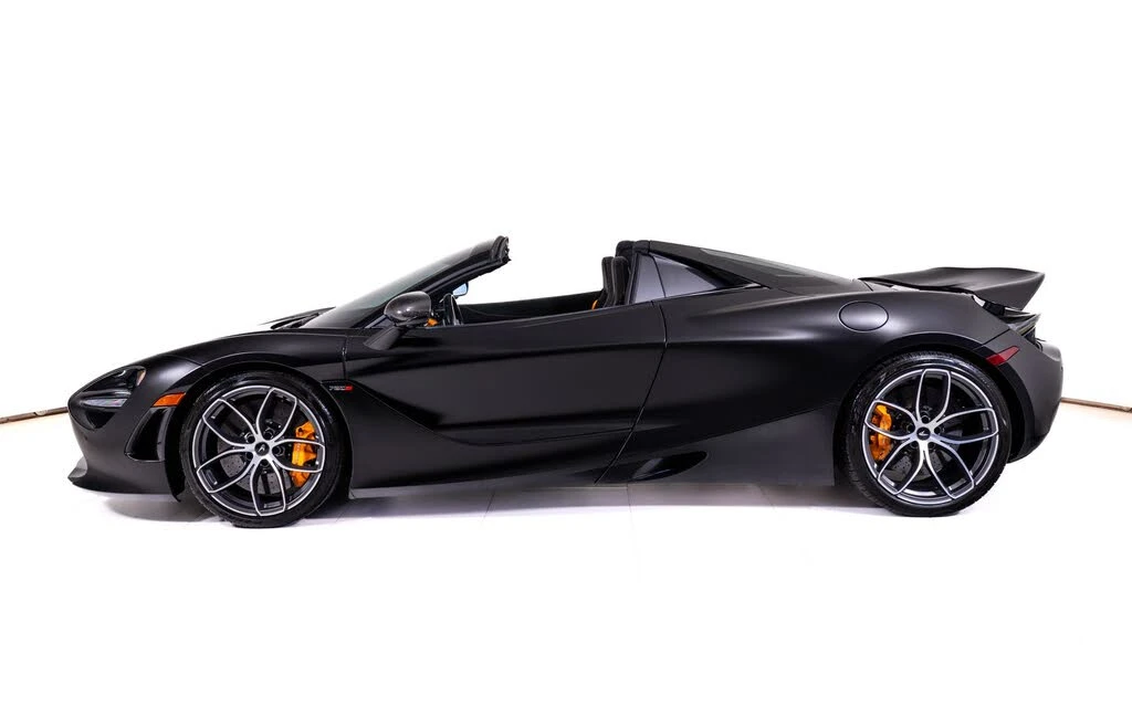 2022 McLaren 720S - Image 2 of 28