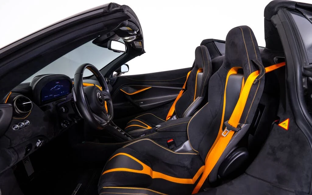 2022 McLaren 720S - Image 25 of 28