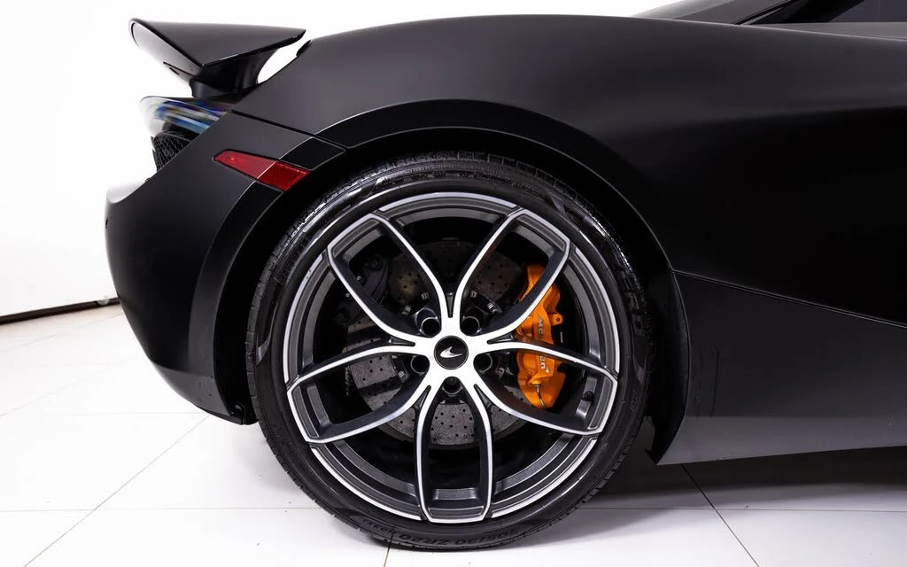2022 McLaren 720S - Image 21 of 28