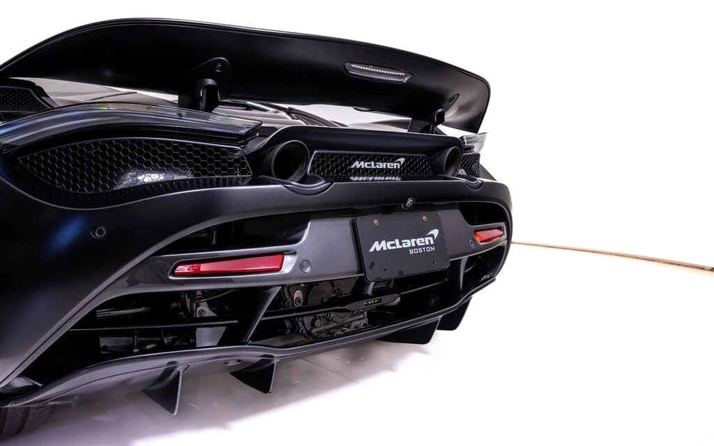 2022 McLaren 720S - Image 14 of 28
