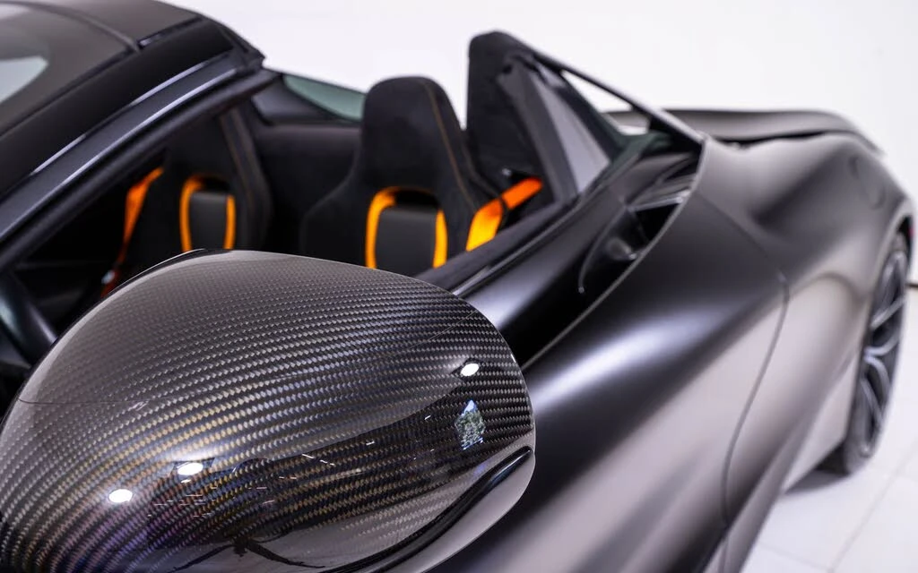 2022 McLaren 720S - Image 17 of 28
