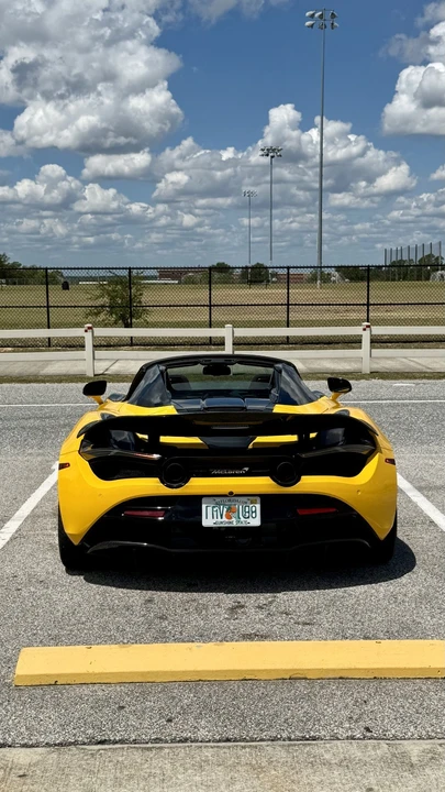 2022 McLaren 720S - Image 13 of 31