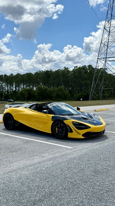 2022 McLaren 720S - Image 16 of 31