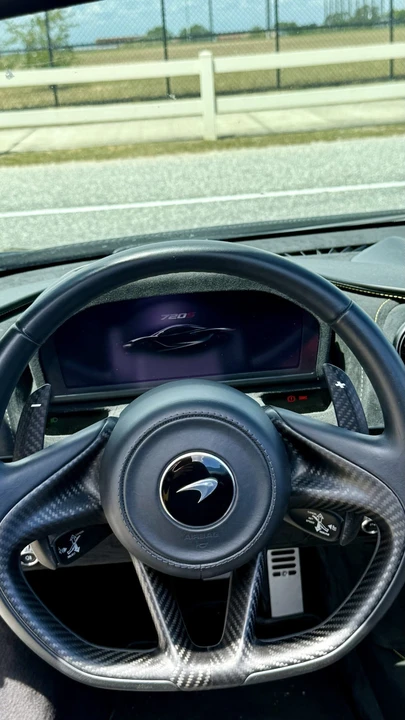 2022 McLaren 720S - Image 28 of 31